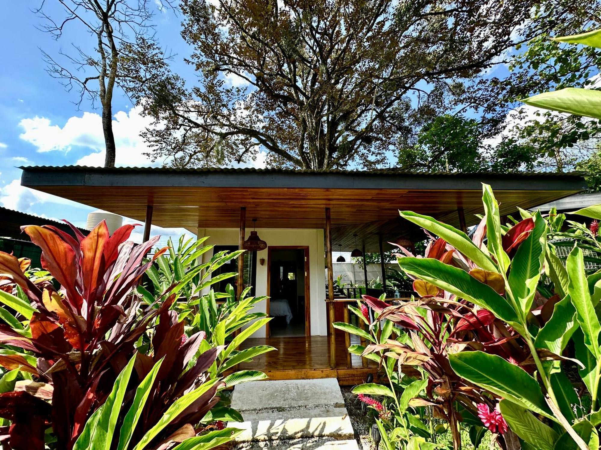 Almendros Eco-Villas Ла Фортуна Экстерьер фото